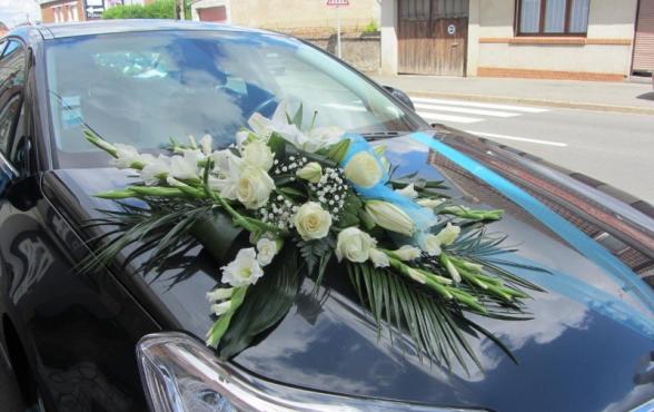 décoration capot  voiture de mariage
